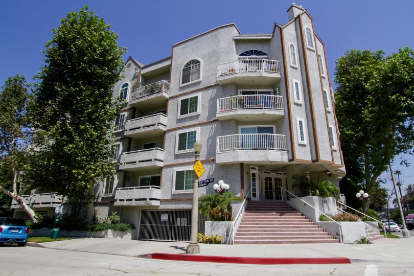 Oaks at Sepulveda Sherman Oaks CA